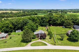 216 Shakeland Dr, Taylorsville, KY 40299