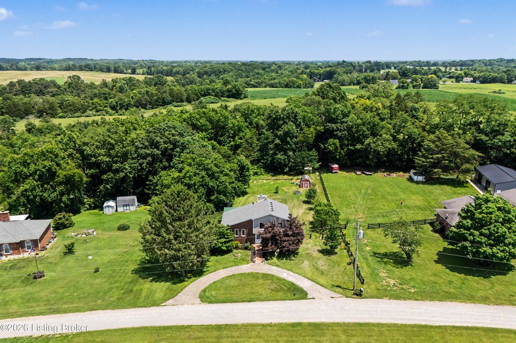 216 Shakeland Dr, Taylorsville, KY 40299
