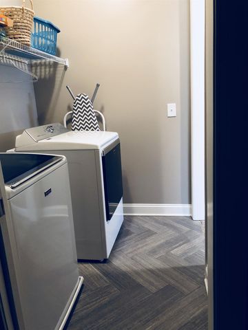 5948 Woodlands Ave, Nashville, TN 37211