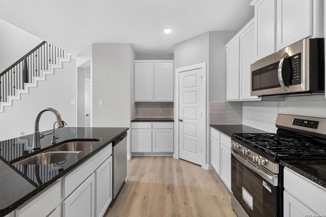 16411 GINGER XING, Elmendorf, TX 78112