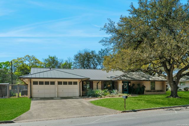 526 Crestway Dr, Windcrest, TX 78239