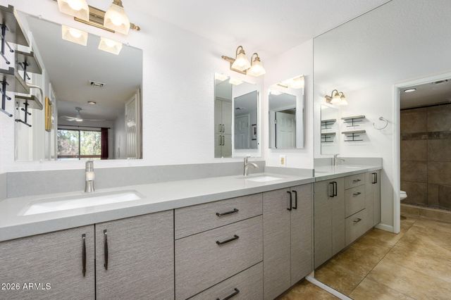 12212 N PARADISE VILLAGE Parkway S 318, Phoenix, AZ 85032