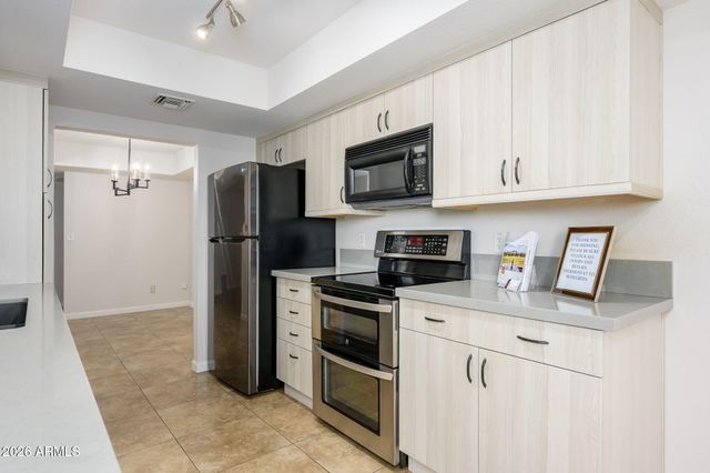 12212 N PARADISE VILLAGE Parkway S 318, Phoenix, AZ 85032