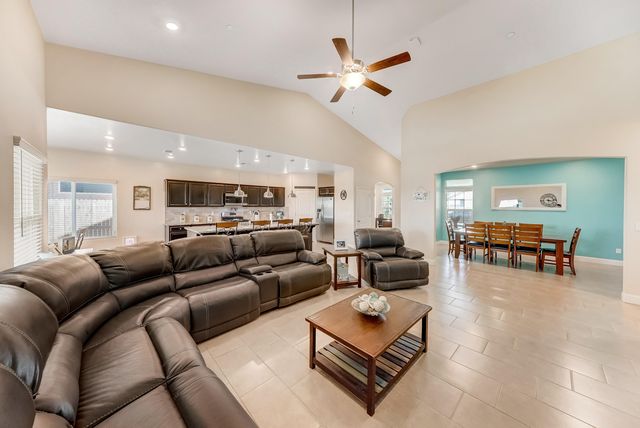 1849 Softwind Drive, Tulare, CA 93274