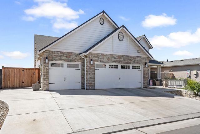 1849 Softwind Drive, Tulare, CA 93274