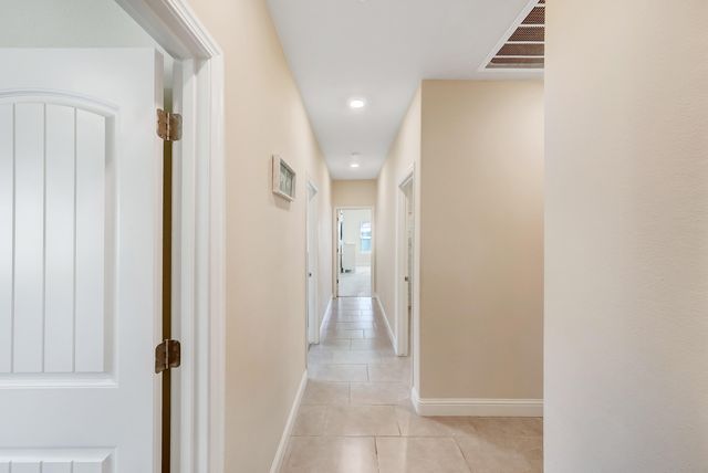 1849 Softwind Drive, Tulare, CA 93274