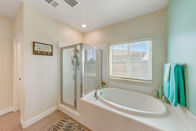 1849 Softwind Drive, Tulare, CA 93274