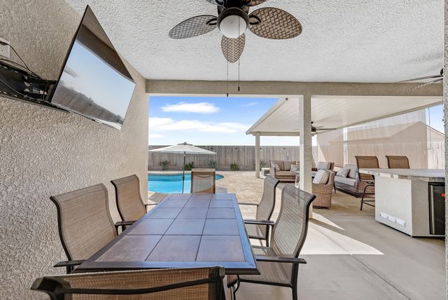 1849 Softwind Drive, Tulare, CA 93274