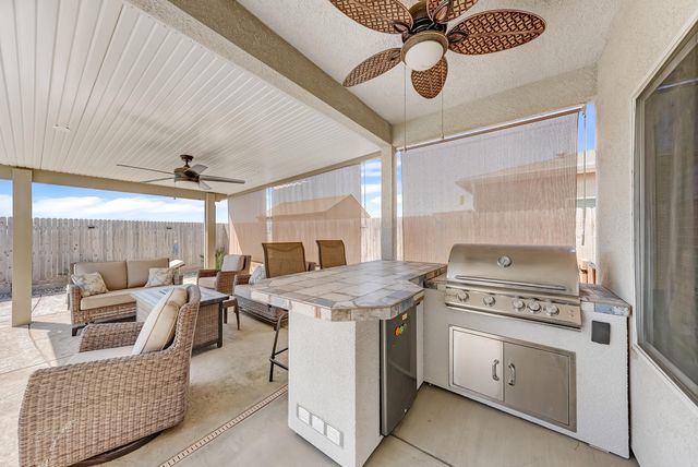 1849 Softwind Drive, Tulare, CA 93274