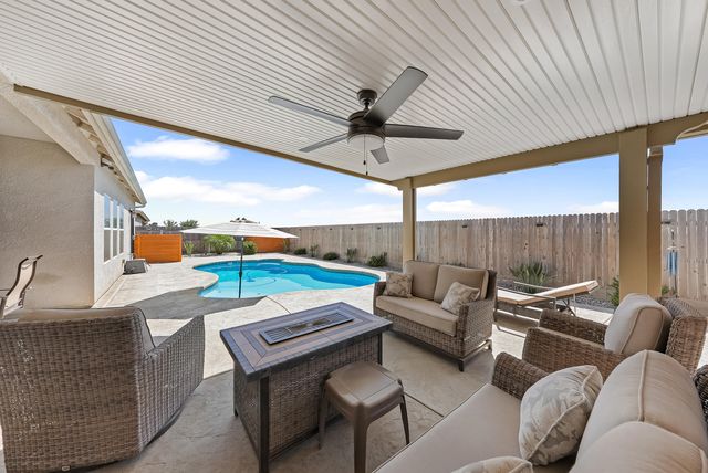 1849 Softwind Drive, Tulare, CA 93274