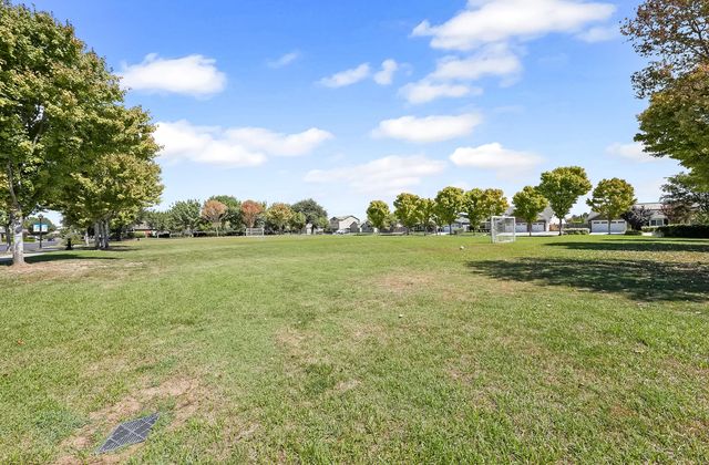 1849 Softwind Drive, Tulare, CA 93274