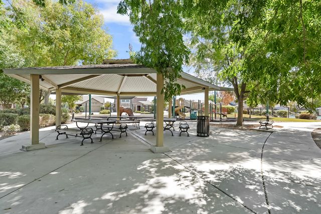 1849 Softwind Drive, Tulare, CA 93274