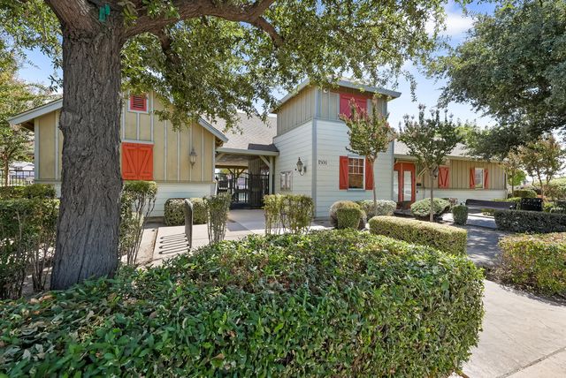 1849 Softwind Drive, Tulare, CA 93274