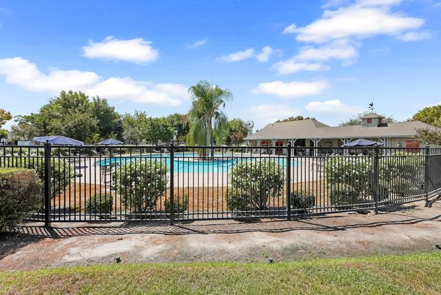 1849 Softwind Drive, Tulare, CA 93274