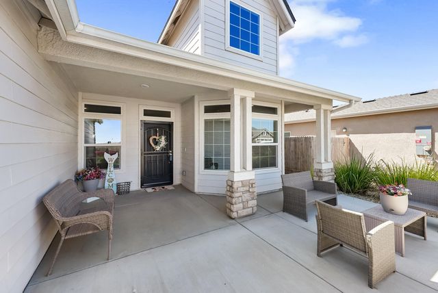 1849 Softwind Drive, Tulare, CA 93274