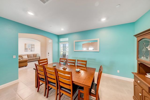 1849 Softwind Drive, Tulare, CA 93274