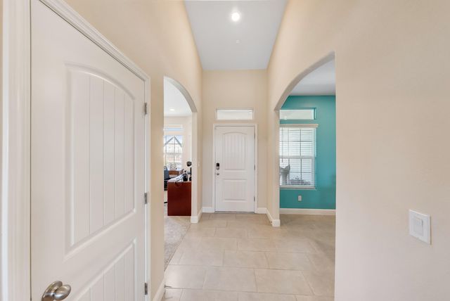 1849 Softwind Drive, Tulare, CA 93274