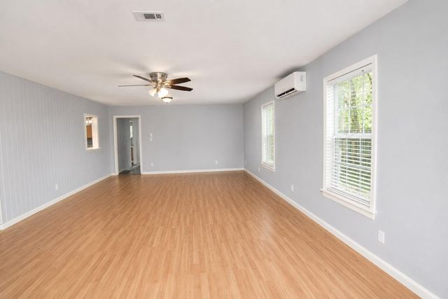 112 Lone Pine Drive, Huffman, TX 77336