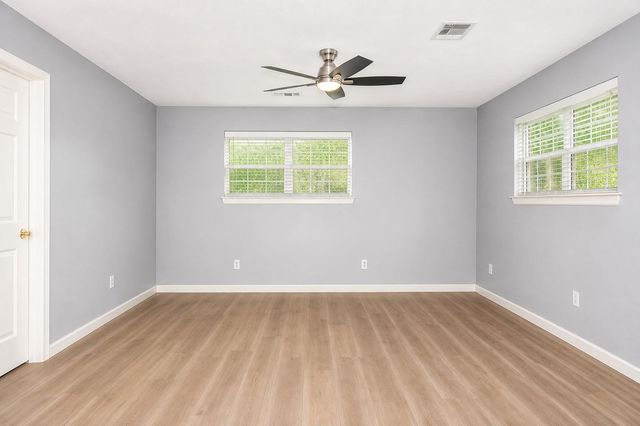 112 Lone Pine Drive, Huffman, TX 77336