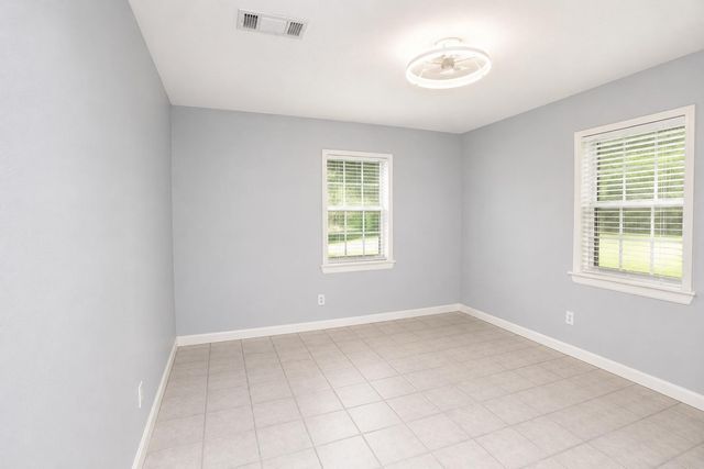 112 Lone Pine Drive, Huffman, TX 77336