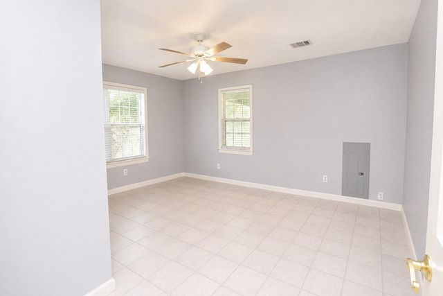 112 Lone Pine Drive, Huffman, TX 77336