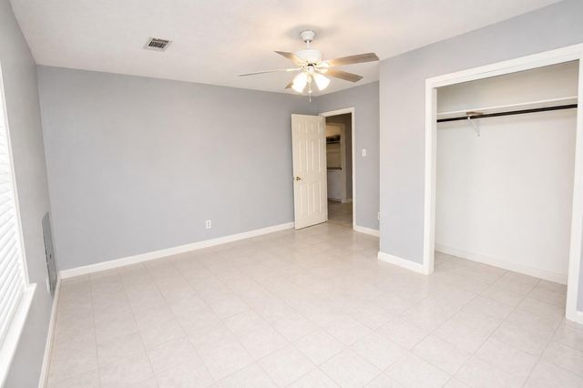 112 Lone Pine Drive, Huffman, TX 77336