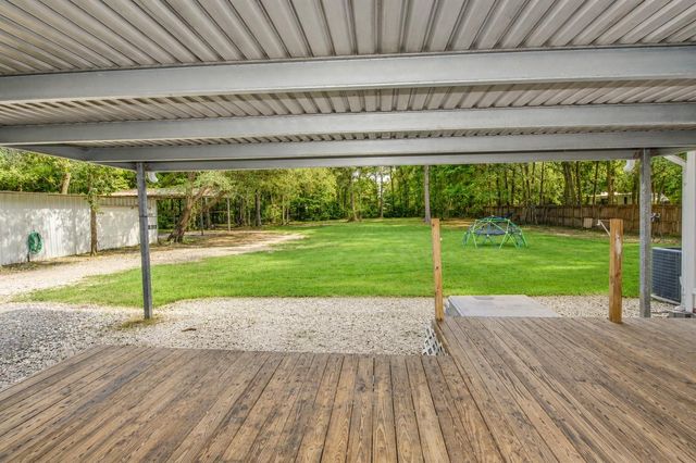 112 Lone Pine Drive, Huffman, TX 77336
