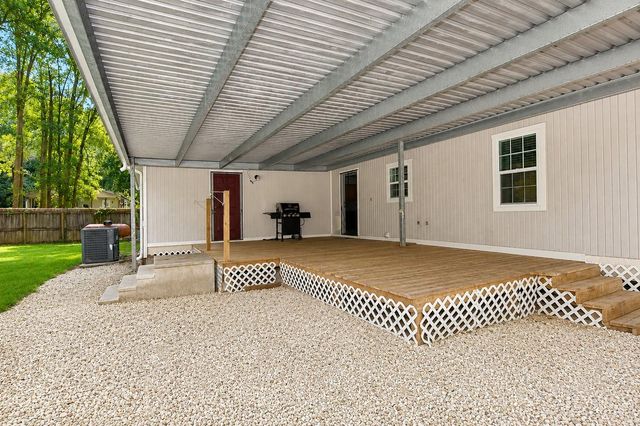 112 Lone Pine Drive, Huffman, TX 77336