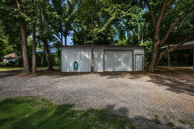 112 Lone Pine Drive, Huffman, TX 77336