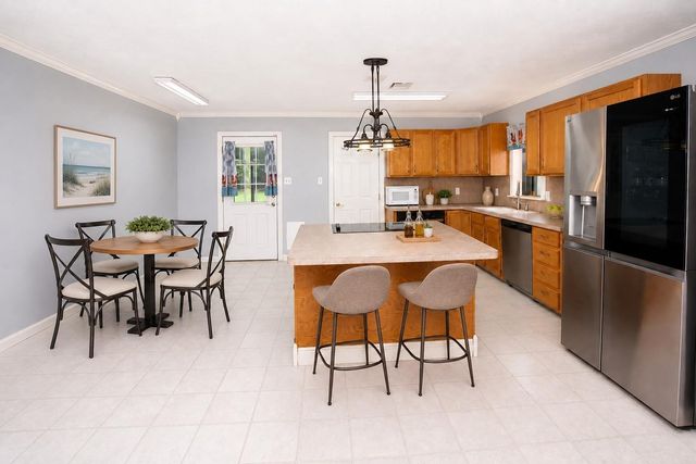 112 Lone Pine Drive, Huffman, TX 77336
