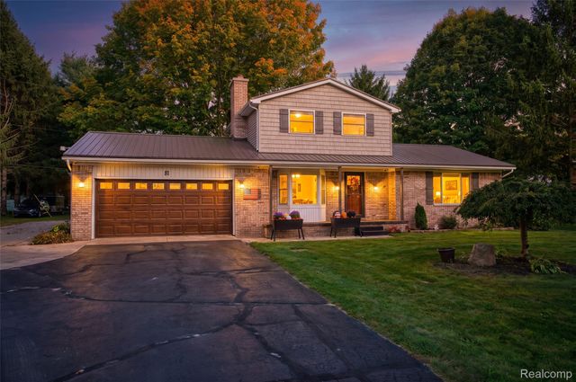 81 Groveland Drive, Marion Township, MI 48843