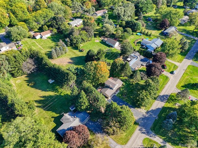 81 Groveland Drive, Marion Township, MI 48843