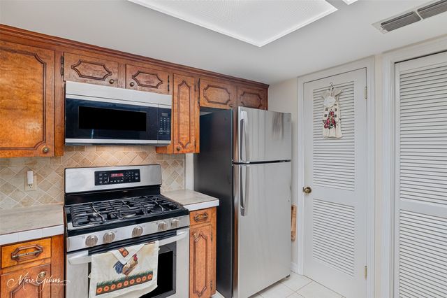 2032 N Kirkwood Drive, Shreveport, LA 71118