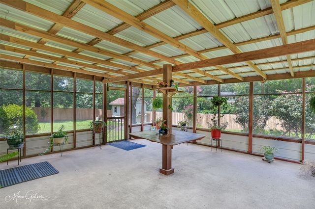 2032 N Kirkwood Drive, Shreveport, LA 71118