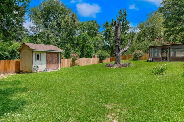 2032 N Kirkwood Drive, Shreveport, LA 71118