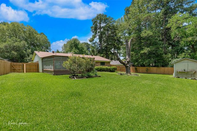 2032 N Kirkwood Drive, Shreveport, LA 71118