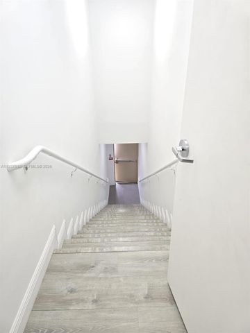 8221 NW 30th Ter, Doral, FL 33198