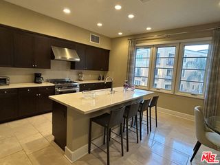 23500 Park Sorrento C33, Calabasas, CA 91302