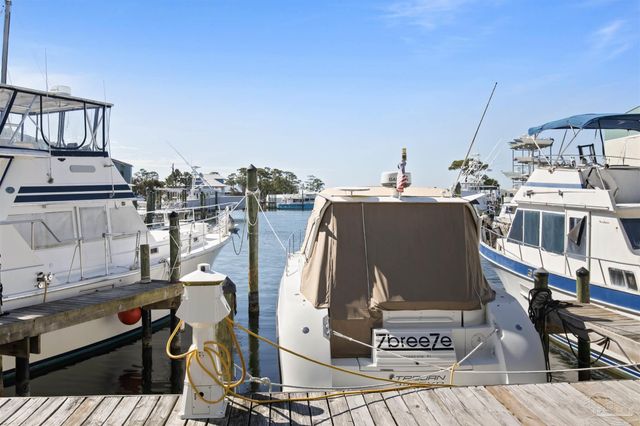 14100 River Rd 133, Pensacola, FL 32507