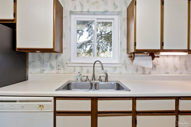 14100 River Rd 133, Pensacola, FL 32507