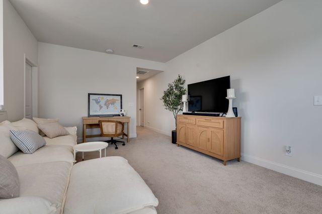 3039 Mallard Dr, Lebanon, TN 37090