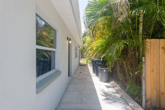 4220 W UNION STREET, Tampa, FL 33607
