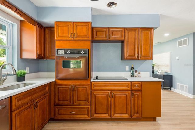 4220 W UNION STREET, Tampa, FL 33607