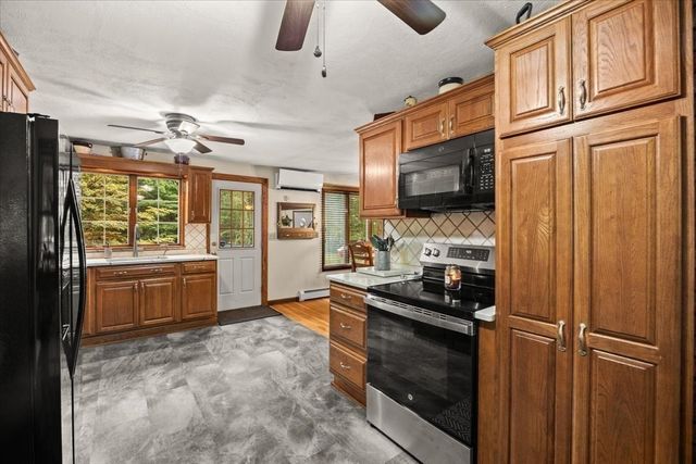 4 Winslow Way, Freetown, MA 02717