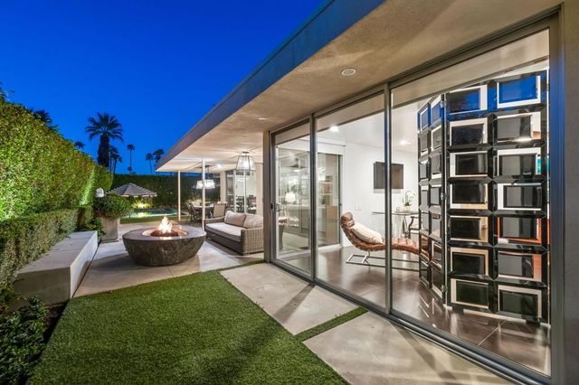 2015 S Toledo Avenue, Palm Springs, CA 92264