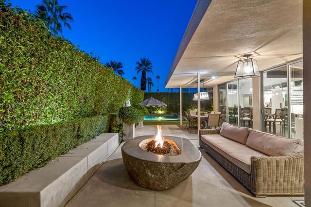 2015 S Toledo Avenue, Palm Springs, CA 92264