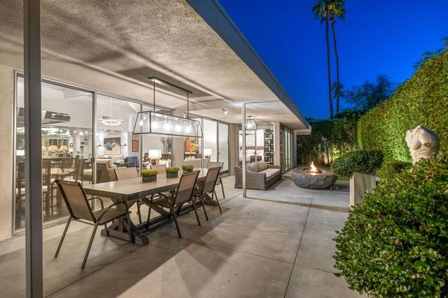 2015 S Toledo Avenue, Palm Springs, CA 92264