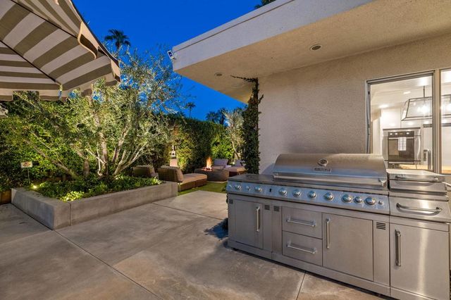 2015 S Toledo Avenue, Palm Springs, CA 92264