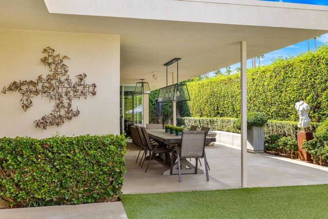 2015 S Toledo Avenue, Palm Springs, CA 92264