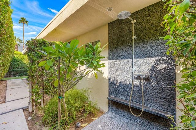 2015 S Toledo Avenue, Palm Springs, CA 92264